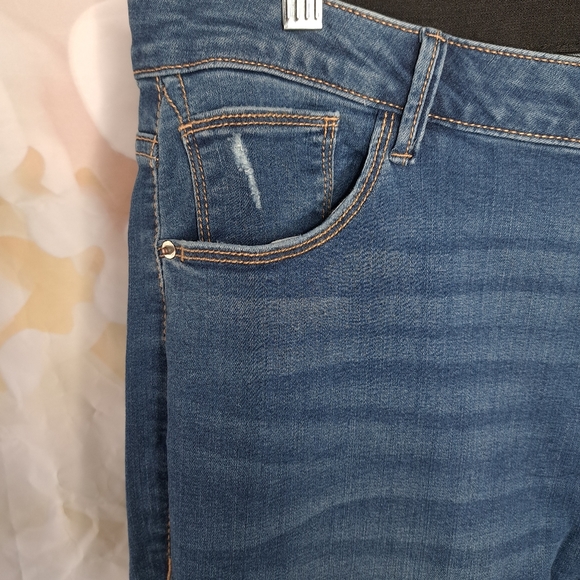 NWT Knox Rose Plus Size High Rise Distressed Bootcut Jeans Dark Wash - Picture 9 of 16